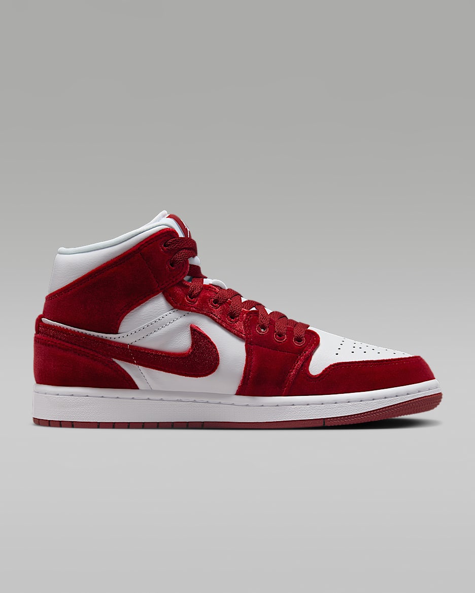 Air Jordan 1 Mid SE Women s Shoes. Nike